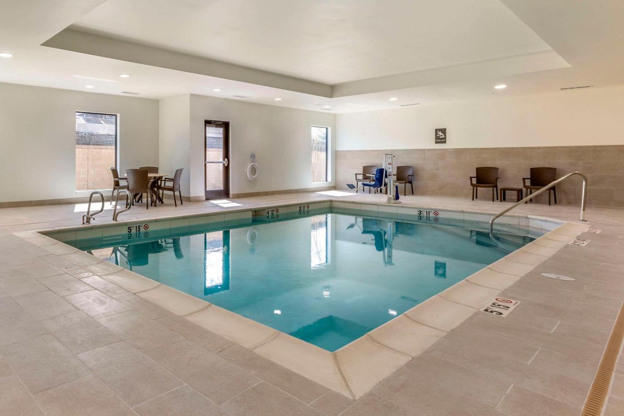 Comfort Suites Albuquerque Airport Buitenkant foto