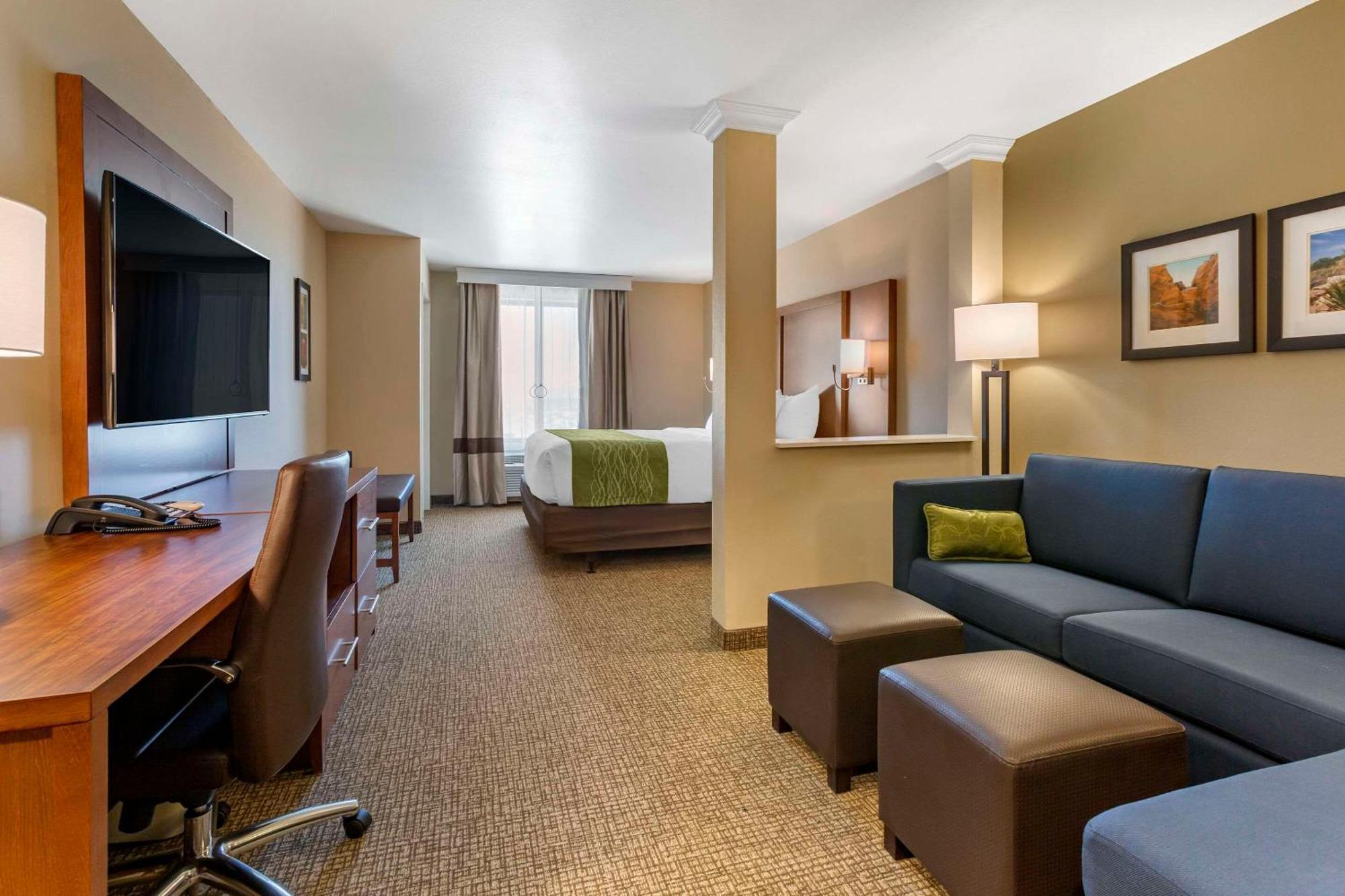 Comfort Suites Albuquerque Airport Buitenkant foto